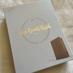 She Reads Truth Bible